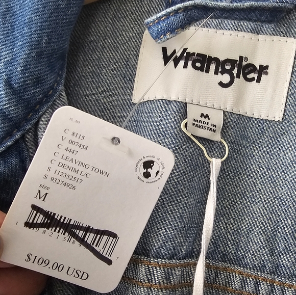 Wrangler X Free People Shrunken Denim Vest Sleeveless Raw Hem Leaving Town Sz M - Picture 12 of 17